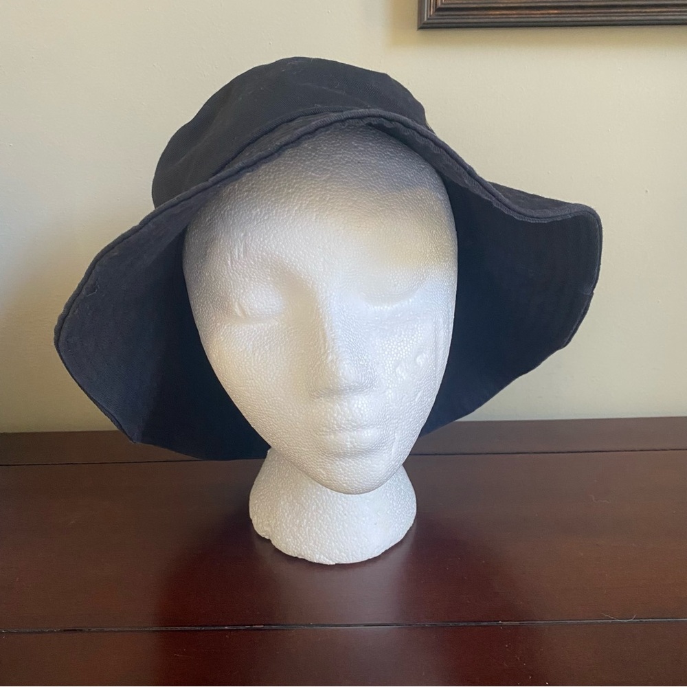 City Hunter Black Bucket Hat